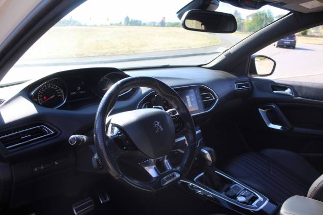 PEUGEOT 308 GT 2.0 BLUEHDI 180 CV EAT6 / TOIT PANORAMIQUE / ORIGINE FRANCE 7 PEUGEOT 308 GT 2.0 BLUEHDI 180 CV EAT6 / TOIT PANORAMIQUE / ORIGINE FRANCE 7