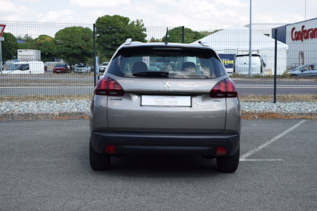 PEUGEOT 2008 82 CV  1ère MAIN / ORIGINE FRANCE / 4900 KMS REELS / 5 PORTES 6