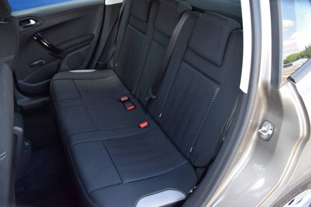 PEUGEOT 2008 82 CV  1ère MAIN / ORIGINE FRANCE / 4900 KMS REELS / 5 PORTES 11