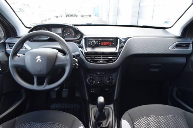 PEUGEOT 2008 82 CV  1ère MAIN / ORIGINE FRANCE / 4900 KMS REELS / 5 PORTES 13