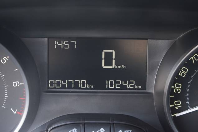 PEUGEOT 2008 82 CV  1ère MAIN / ORIGINE FRANCE / 4900 KMS REELS / 5 PORTES 14