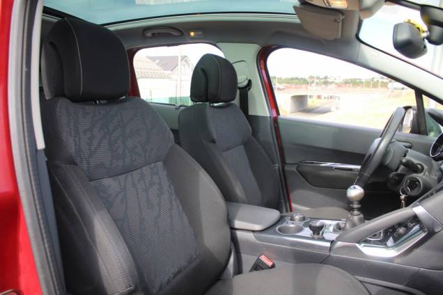 PEUGEOT 3008 PREMIUM PACK 1.6 HDI 112 CV BVM6 / GRIP CONTROL / ORIGINE FRANCE 8