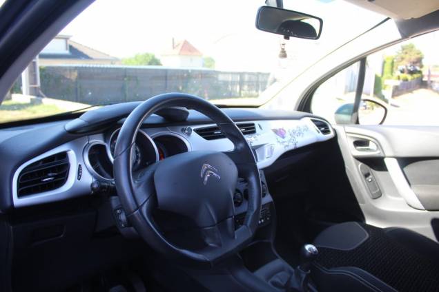 CITROEN C3 1.4i 75 CV BVM5 / CLIMATISATION / ORIGINE FRANCE 9