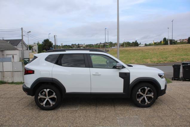 DACIA DUSTER JOURNEY 1.6i 140 CV HYRBID 140 CV BVA / ORIGINE FRANCE 5