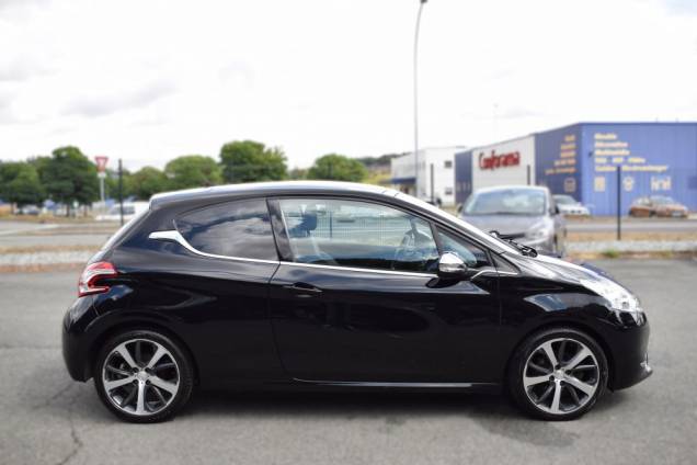 PEUGEOT 208 FÉLINE 1.6 120 CV / 1ère MAIN / 77500 KMS / TOIT PANORAMIQUE  9