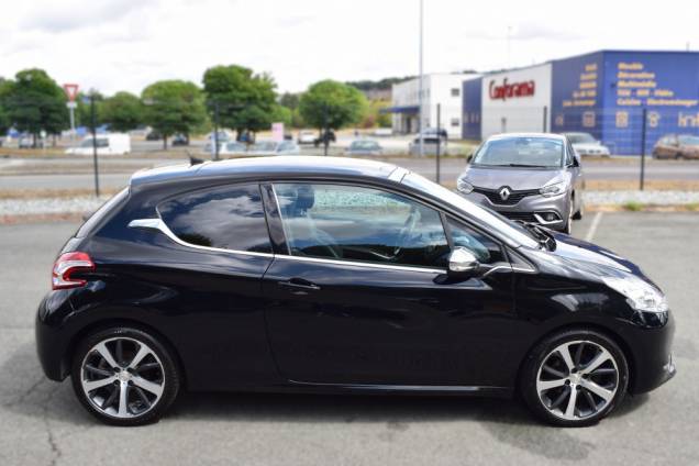 PEUGEOT 208 FÉLINE 1.6 120 CV / 1ère MAIN / 77500 KMS / TOIT PANORAMIQUE  10