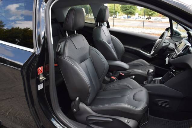 PEUGEOT 208 FÉLINE 1.6 120 CV / 1ère MAIN / 77500 KMS / TOIT PANORAMIQUE  12