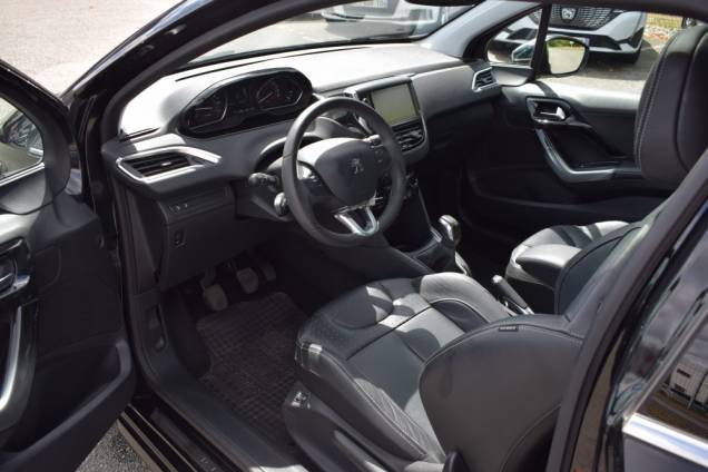 PEUGEOT 208 FÉLINE 1.6 120 CV / 1ère MAIN / 77500 KMS / TOIT PANORAMIQUE  15