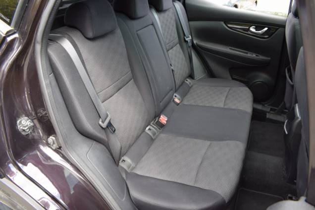 NISSAN QASHQAI N-CONNECTA 1.5 DCI 110 CV / 90500 KMS / CARNET D'ENTRETIEN COMPLET / TOIT PANORAMIQUE 17