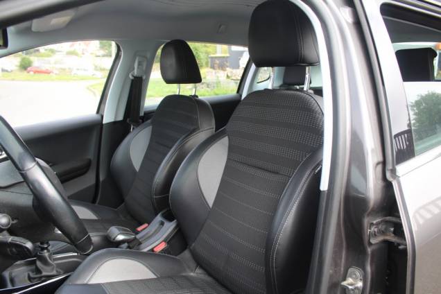 PEUGEOT 2008 ALLURE 1.6 BLUEHDI 120 CV BVM6 / ORIGINE FRANCE / 2IEME MAIN 11