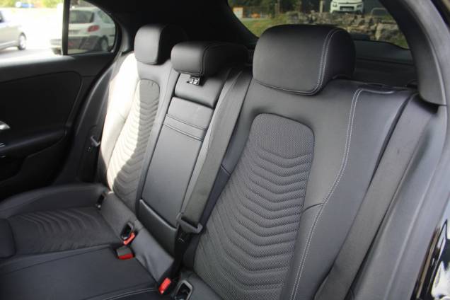 MERCEDES BENZ CLASSE A BUSINESS LINE 180 116CV 7G-DCT / ORIGINE FRANCE 8
