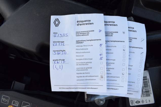 RENAULT CLIO V BUSINESS 90 CV / 27800 KMS / BVM 6 23