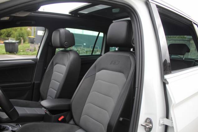 VOLKSWAGEN TIGUAN R-LINE 2.0 TDI 240 CV DSG 4MOTION / TOIT OUVRANT PANORAMIQUE 10