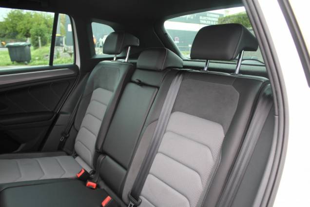 VOLKSWAGEN TIGUAN R-LINE 2.0 TDI 240 CV DSG 4MOTION / TOIT OUVRANT PANORAMIQUE 12