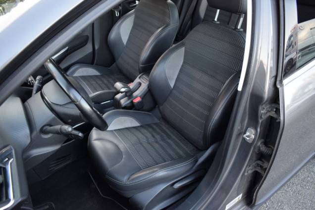 PEUGEOT 2008 ALLURE 100 CV BVM6 / SUIVI COMPLET EXCLUSIF PEUGEOT  10