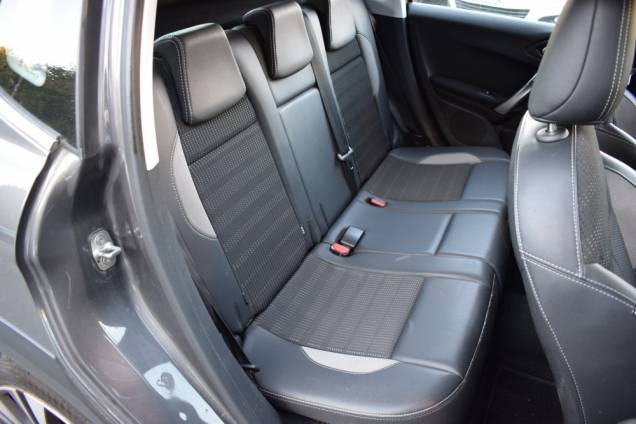 PEUGEOT 2008 ALLURE 100 CV BVM6 / SUIVI COMPLET EXCLUSIF PEUGEOT  17