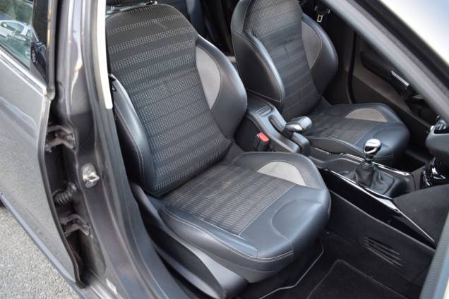 PEUGEOT 2008 ALLURE 100 CV BVM6 / SUIVI COMPLET EXCLUSIF PEUGEOT  18