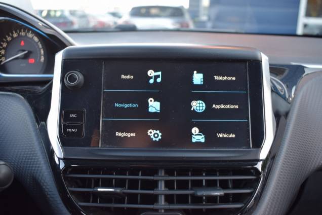 PEUGEOT 2008 ALLURE 100 CV BVM6 / SUIVI COMPLET EXCLUSIF PEUGEOT  13