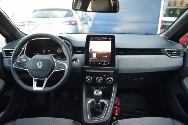 RENAULT CLIO V TECHNO 90 CV BVM6 / 12600 KMS / 1ere MAIN / ATTELAGE 12