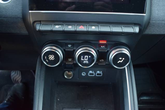 RENAULT CLIO V TECHNO 90 CV BVM6 / 12600 KMS / 1ere MAIN / ATTELAGE 16