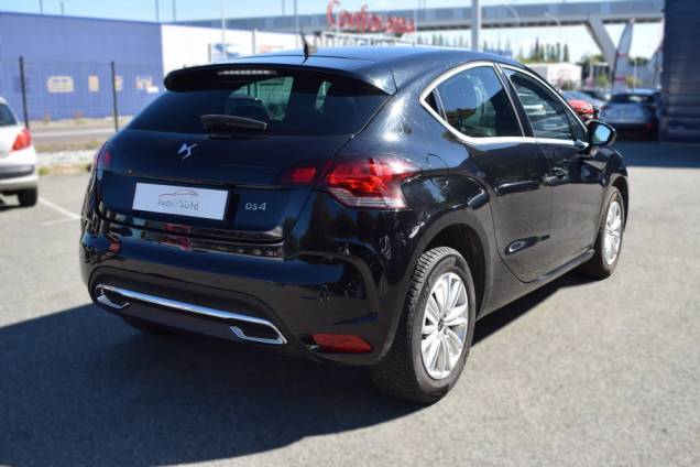 DS DS4 1.6 HDI 120 CV SO-CHIC / 5 PORTES 4