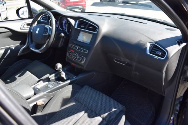 DS DS4 1.6 HDI 120 CV SO-CHIC / 5 PORTES 15