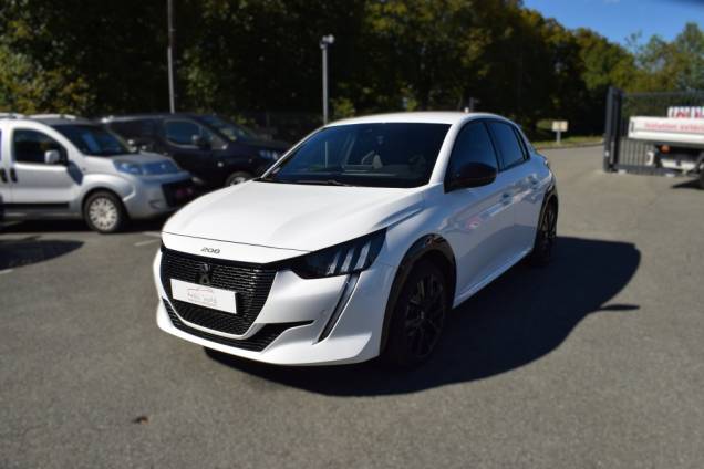 PEUGEOT 208 GT 1.2 100 CV 5 PORTES / 49900 KMS / CROCHET D'ATTELAGE 1