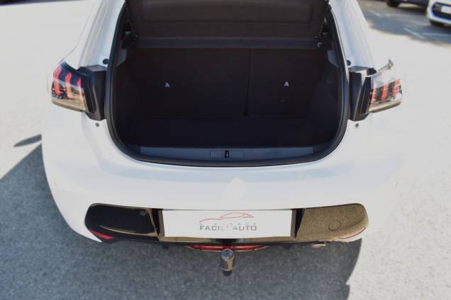 PEUGEOT 208 GT 1.2 100 CV 5 PORTES / 49900 KMS / CROCHET D'ATTELAGE 17