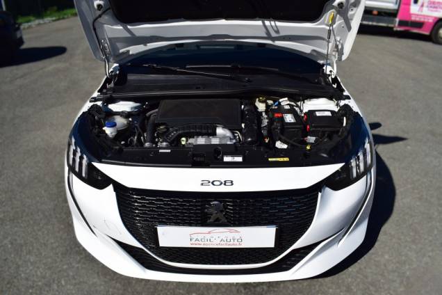 PEUGEOT 208 GT 1.2 100 CV 5 PORTES / 49900 KMS / CROCHET D'ATTELAGE 18