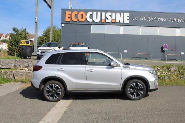 SUZUKI VITARA STYLE PACK ALLGRIP 4X4 1.5i HYBRID 102 CV BVA / ATTACHE REMORQUE / TOIT OUVRANT PANORAMIQUE 5