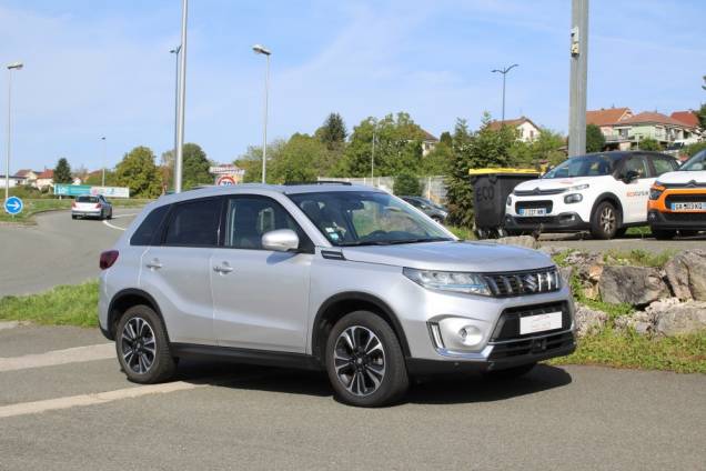 SUZUKI VITARA STYLE PACK ALLGRIP 4X4 1.5i HYBRID 102 CV BVA / ATTACHE REMORQUE / TOIT OUVRANT PANORAMIQUE 3