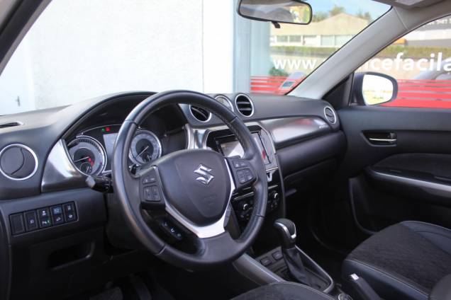 SUZUKI VITARA STYLE PACK ALLGRIP 4X4 1.5i HYBRID 102 CV BVA / ATTACHE REMORQUE / TOIT OUVRANT PANORAMIQUE 9