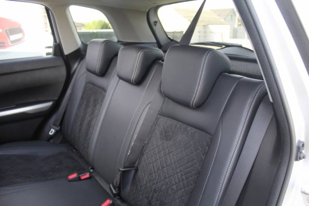 SUZUKI VITARA STYLE PACK ALLGRIP 4X4 1.5i HYBRID 102 CV BVA / ATTACHE REMORQUE / TOIT OUVRANT PANORAMIQUE 14