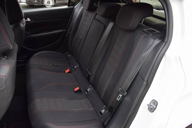 PEUGEOT 308 GT LINE HDI 130 CV EAT 8 TOIT PANORAMIQUE 11
