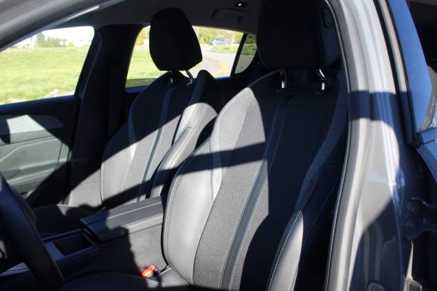 PEUGEOT 308 ALLURE HYBRID 136 CV E-DSC6 / ORIGINE FRANCE 10