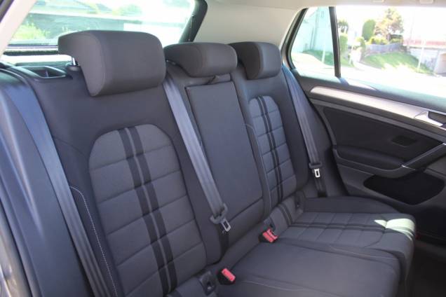 VOLKSWAGEN GOLF R-LINE 1.6 TDI 110 CV BVM5 / TOIT OUVRANT 14