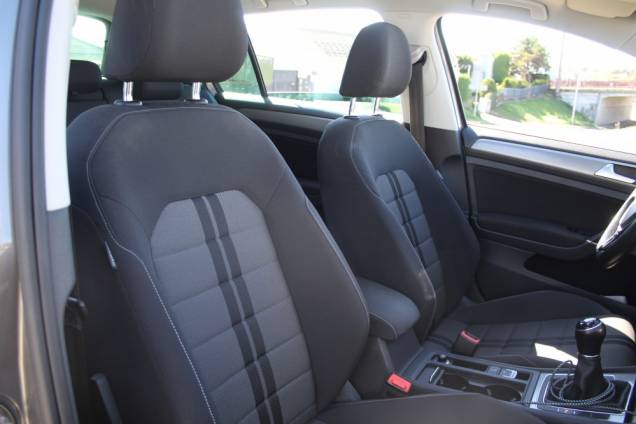 VOLKSWAGEN GOLF R-LINE 1.6 TDI 110 CV BVM5 / TOIT OUVRANT 11