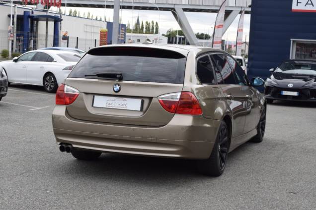 BMW SERIE 3 TOURING E91 330 I 258 CV / CARNET D'ENTRETIEN COMPLET 3