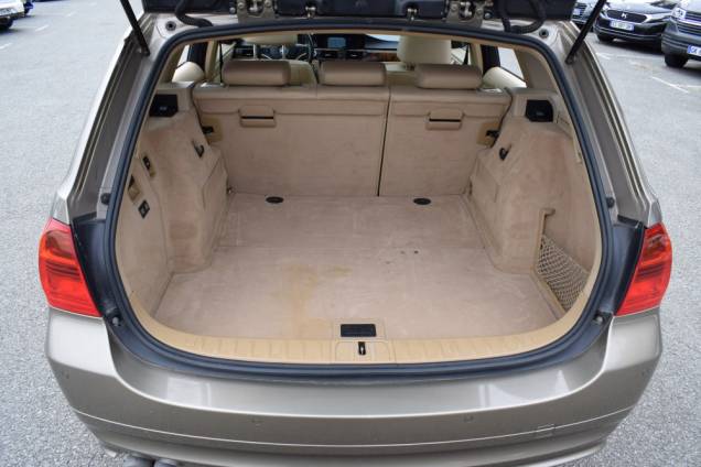 BMW SERIE 3 TOURING E91 330 I 258 CV / CARNET D'ENTRETIEN COMPLET 18