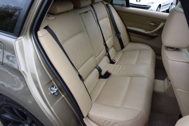 BMW SERIE 3 TOURING E91 330 I 258 CV / CARNET D'ENTRETIEN COMPLET 19