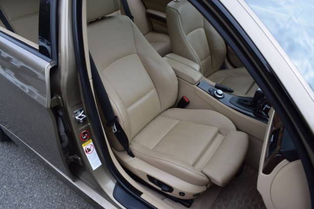 BMW SERIE 3 TOURING E91 330 I 258 CV / CARNET D'ENTRETIEN COMPLET 21