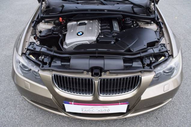 BMW SERIE 3 TOURING E91 330 I 258 CV / CARNET D'ENTRETIEN COMPLET 22