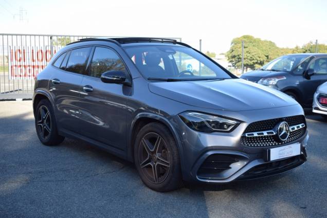 MERCEDES GLA 200 D 2.0 150 CV AMG LINE / SIÈGES ÉLECTRIQUES CHAUFFANTS / TOIT PANORAMIQUE / CAMERA RECUL / CARPLAY 2