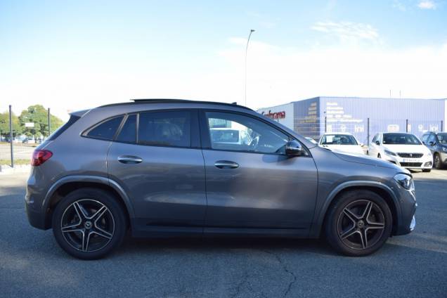 MERCEDES GLA 200 D 2.0 150 CV AMG LINE / SIÈGES ÉLECTRIQUES CHAUFFANTS / TOIT PANORAMIQUE / CAMERA RECUL / CARPLAY 8