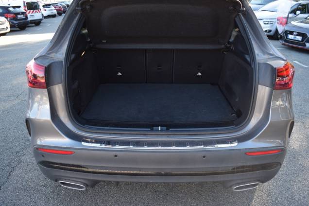 MERCEDES GLA 200 D 2.0 150 CV AMG LINE / SIÈGES ÉLECTRIQUES CHAUFFANTS / TOIT PANORAMIQUE / CAMERA RECUL / CARPLAY 16