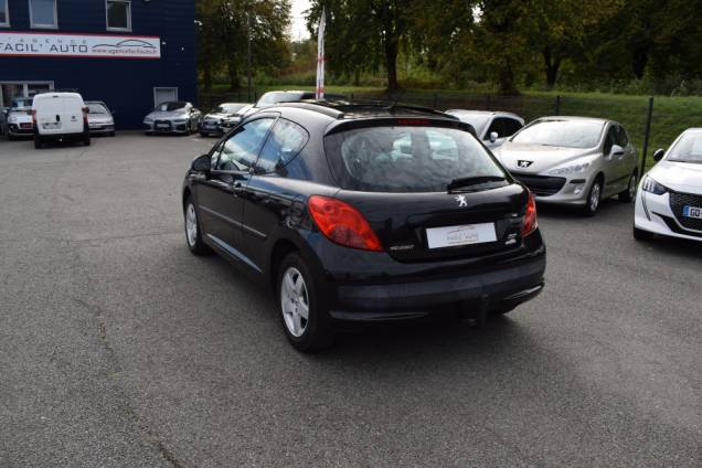 PEUGEOT 207 1.4 16 V 90 CV / TOIT OUVRANT / CROCHET D'ATTELAGE 3