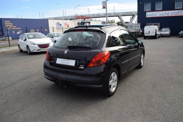 PEUGEOT 207 1.4 16 V 90 CV / TOIT OUVRANT / CROCHET D'ATTELAGE 4