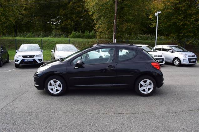 PEUGEOT 207 1.4 16 V 90 CV / TOIT OUVRANT / CROCHET D'ATTELAGE 7