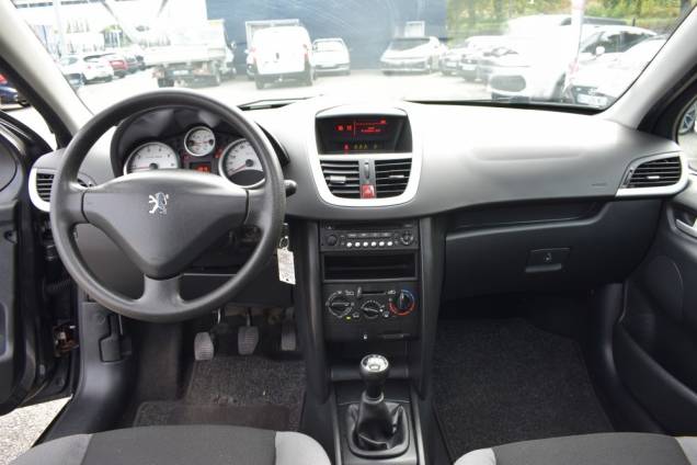 PEUGEOT 207 1.4 16 V 90 CV / TOIT OUVRANT / CROCHET D'ATTELAGE 15