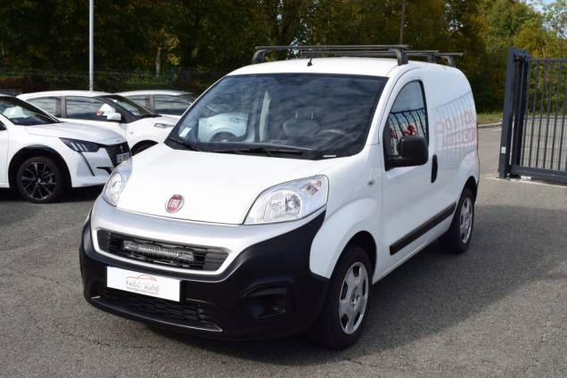 FIAT FIORINO QUBO 1.3 HDI 95 CV / CROCHET D'ATTELAGE / 72500 KMS 1 FIAT FIORINO QUBO 1.3 HDI 95 CV / CROCHET D'ATTELAGE / 72500 KMS 1